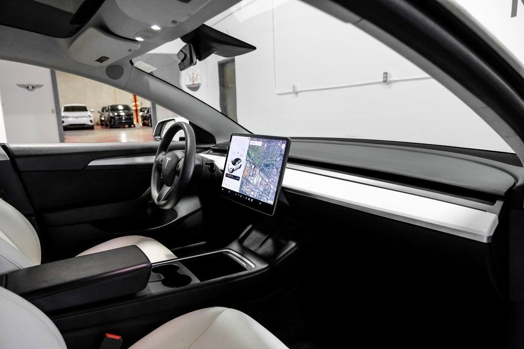 Used 2021 Tesla Model 3 Standard Range Plus image 16