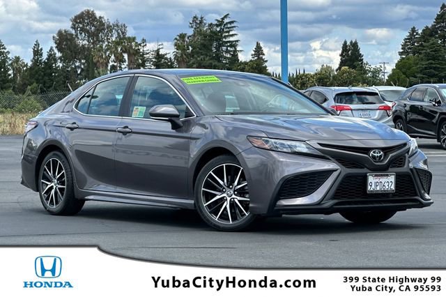 Used 2023 Toyota Camry SE FWD image 1