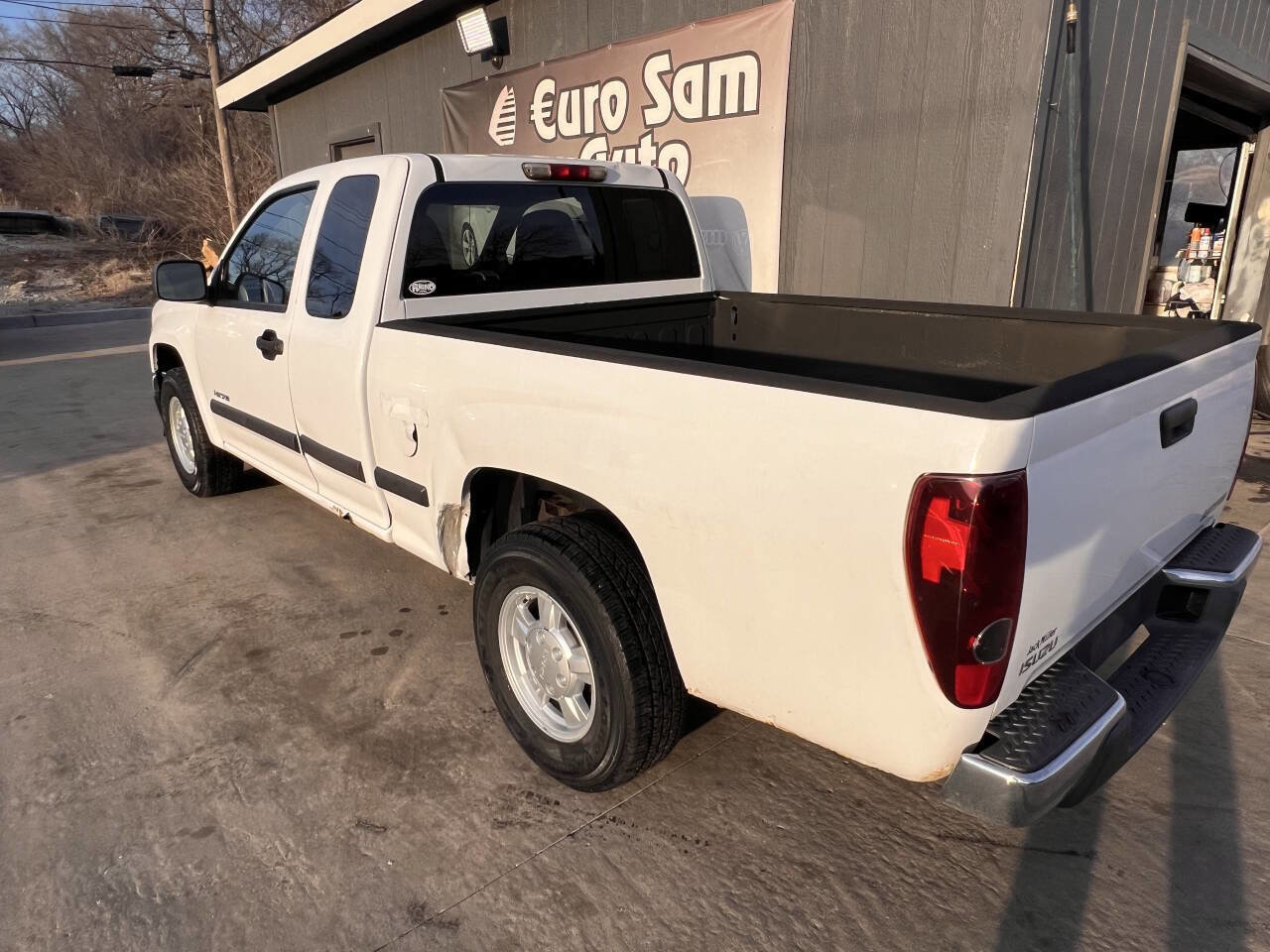 Used 2007 Isuzu i-370 LS image 4