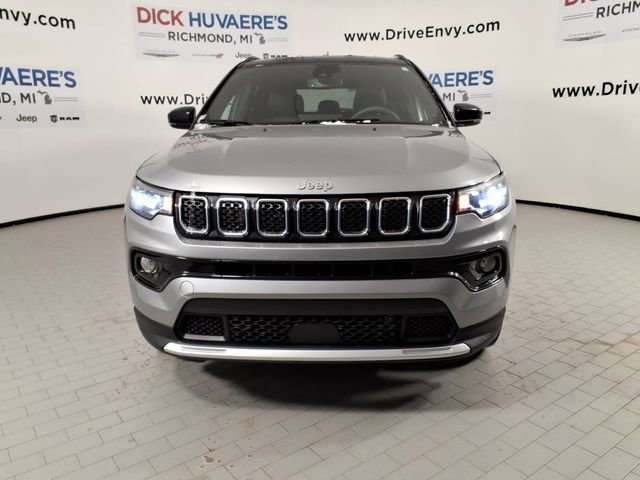 Used 2023 Jeep Compass Limited image 2