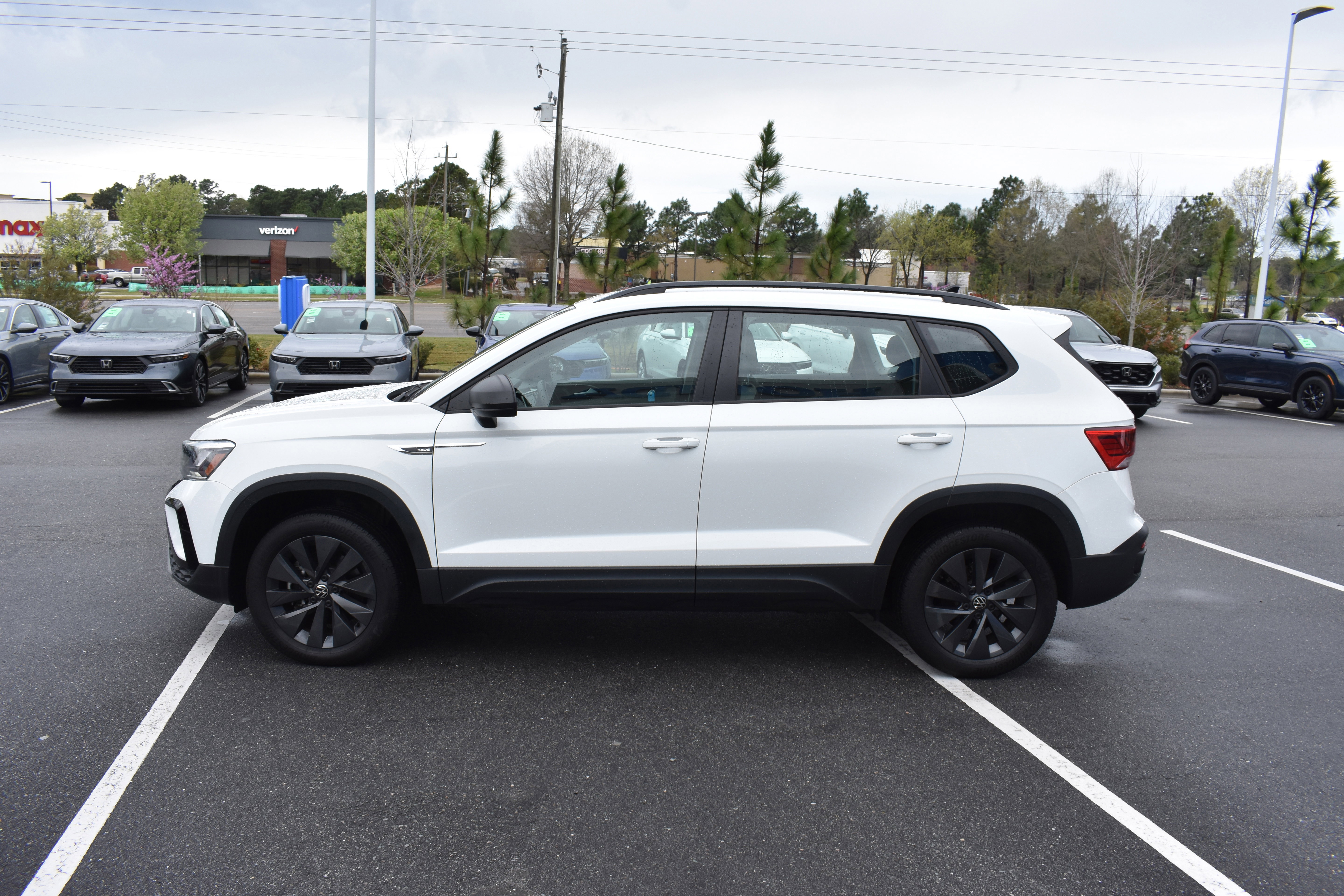 Used 2024 Volkswagen Taos S image 6
