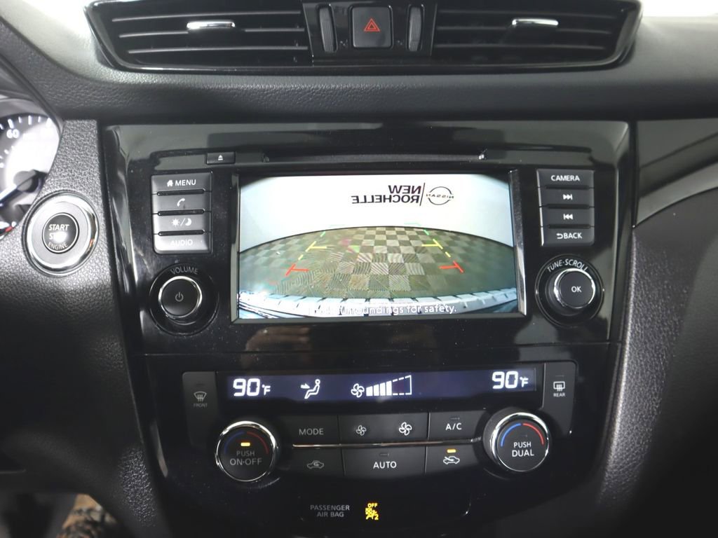 Used 2021 Nissan Rogue Sport SV AWD/4WD image 16