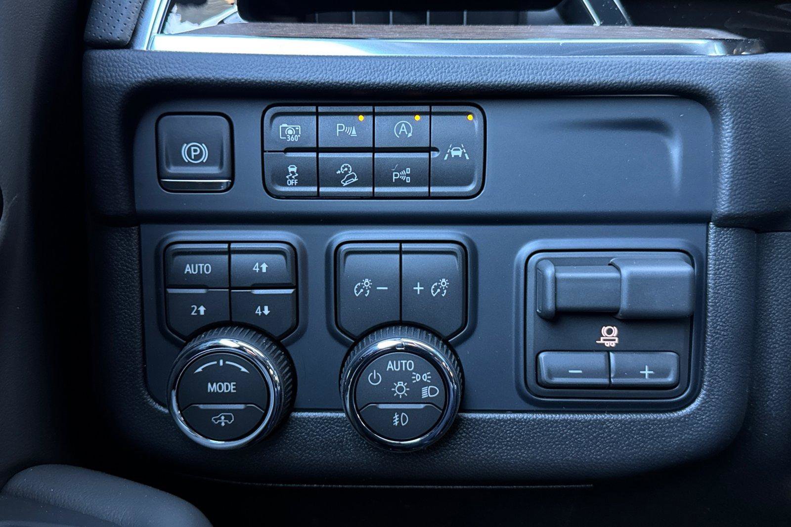 New 2026 Chevrolet Suburban High Country image 35