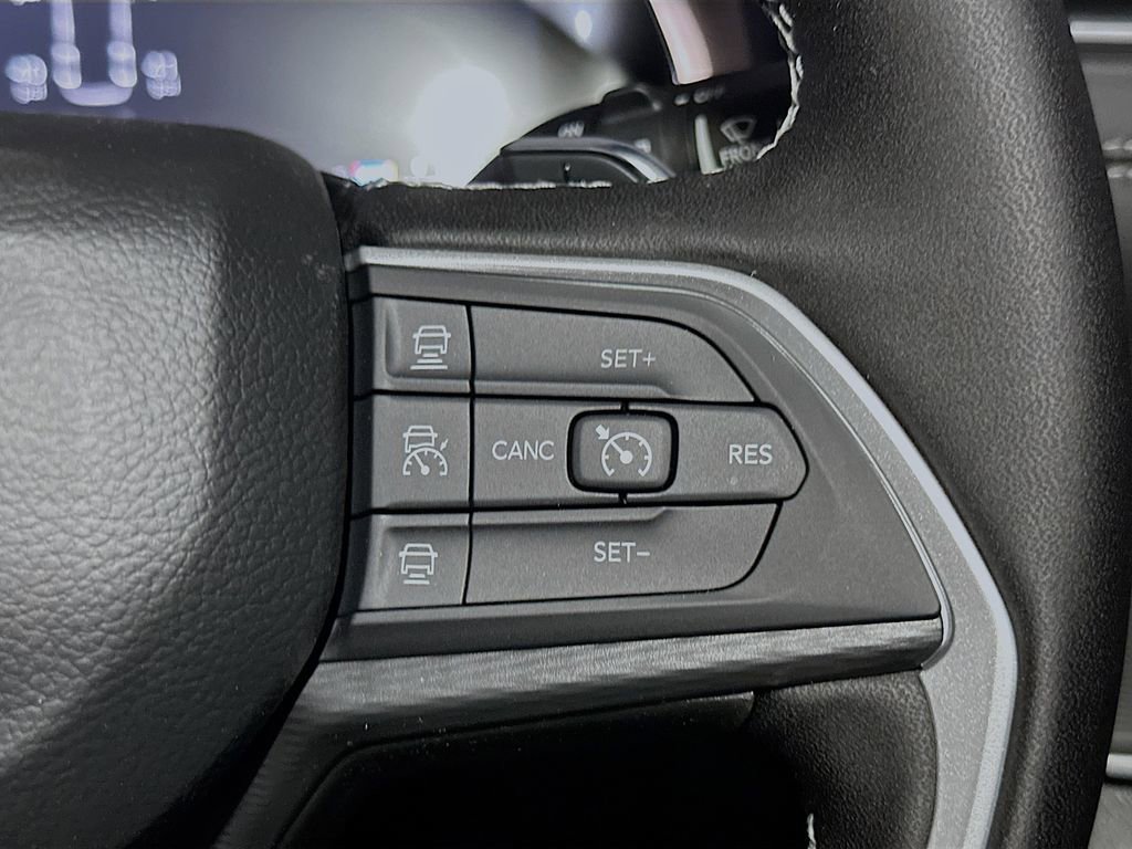 New 2025 Jeep Grand Cherokee L Altitude image 30