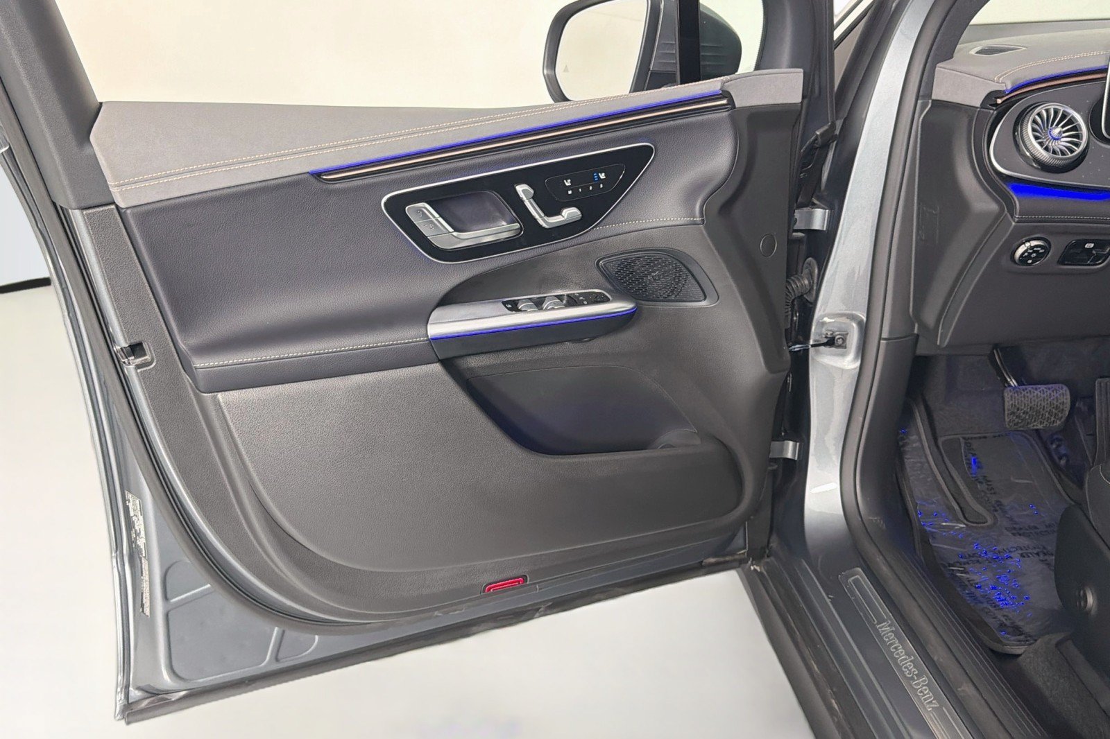 Certified 2026 Mercedes-Benz EQE 320 4MATIC SUV image 21