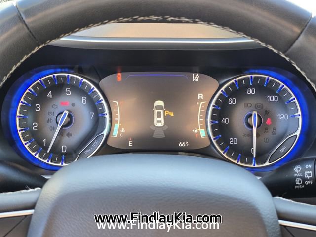Used 2024 Chrysler Pacifica Touring-L FWD image 26
