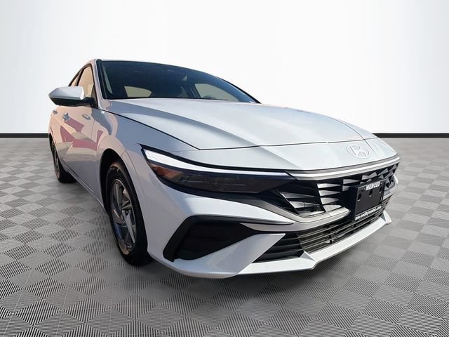 New 2026 Hyundai Elantra SE FWD image 12