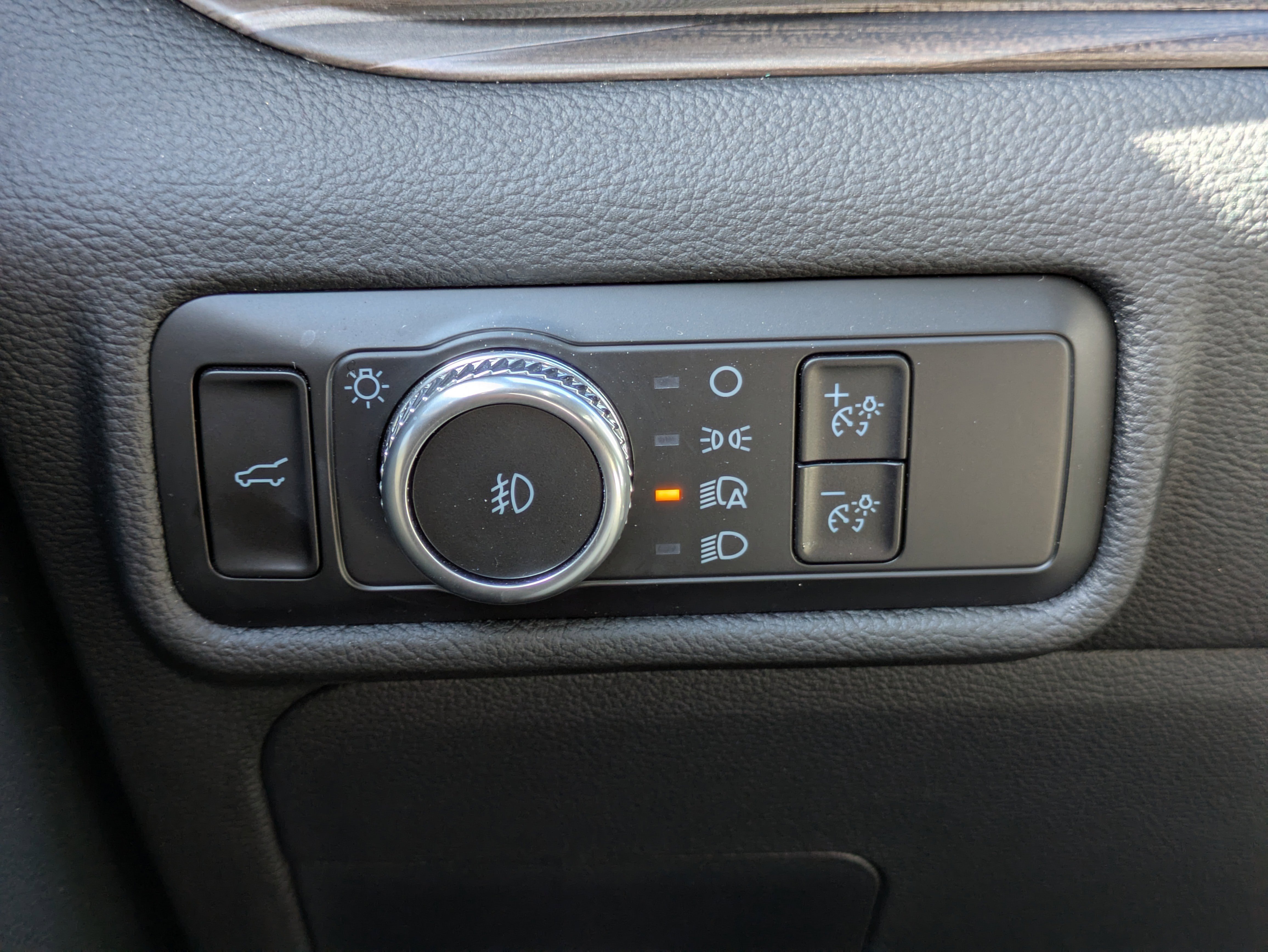 Used 2023 Ford Explorer Limited image 24