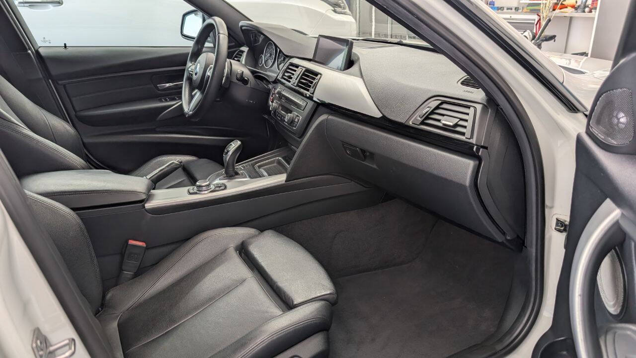 Used 2013 BMW 335i Sedan RWD image 23