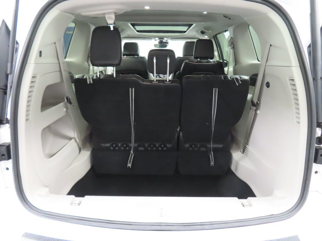 Used 2024 Chrysler Pacifica Limited FWD image 37