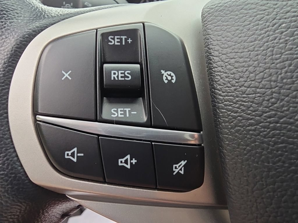 Used 2022 Ford Explorer XLT AWD/4WD image 23