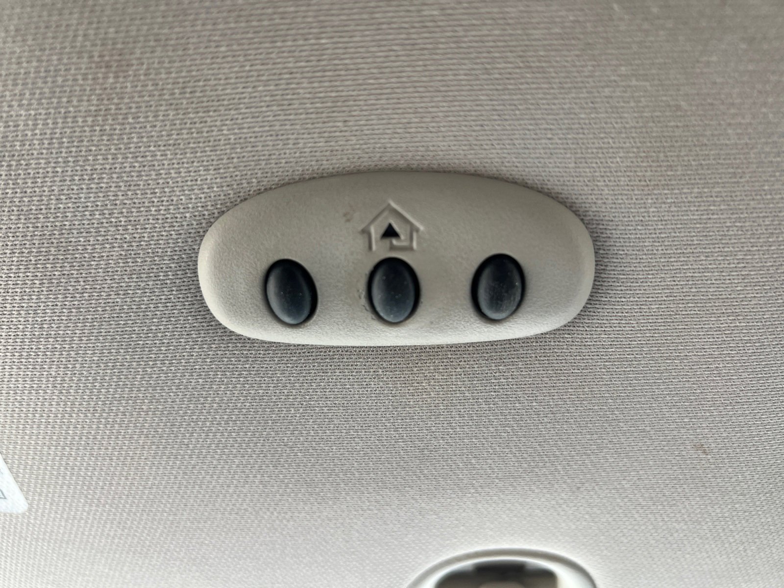 Used 2015 Chrysler Town & Country Touring image 28