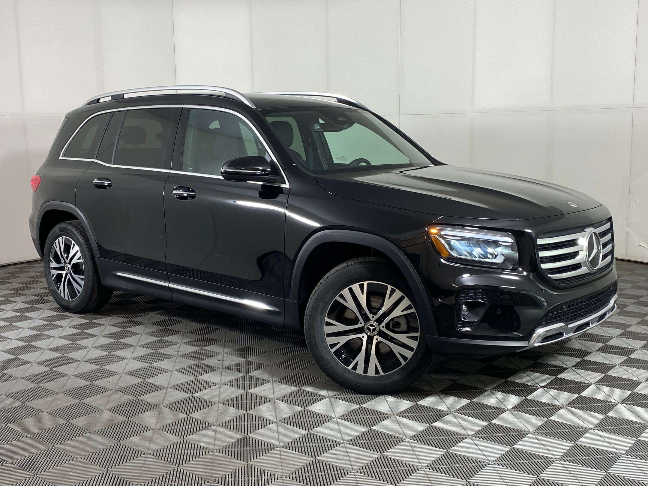 Certified 2025 Mercedes-Benz GLB 250 4MATIC image 6