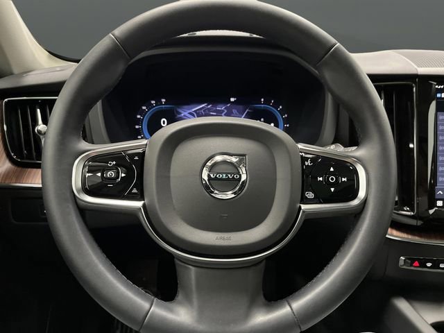 Used 2024 Volvo XC60 B5 Plus w/ Climate Package image 18