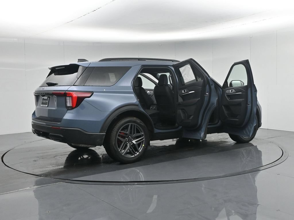 New 2026 Ford Explorer ST-Line w/ ST-Line Street Pack RWD image 5