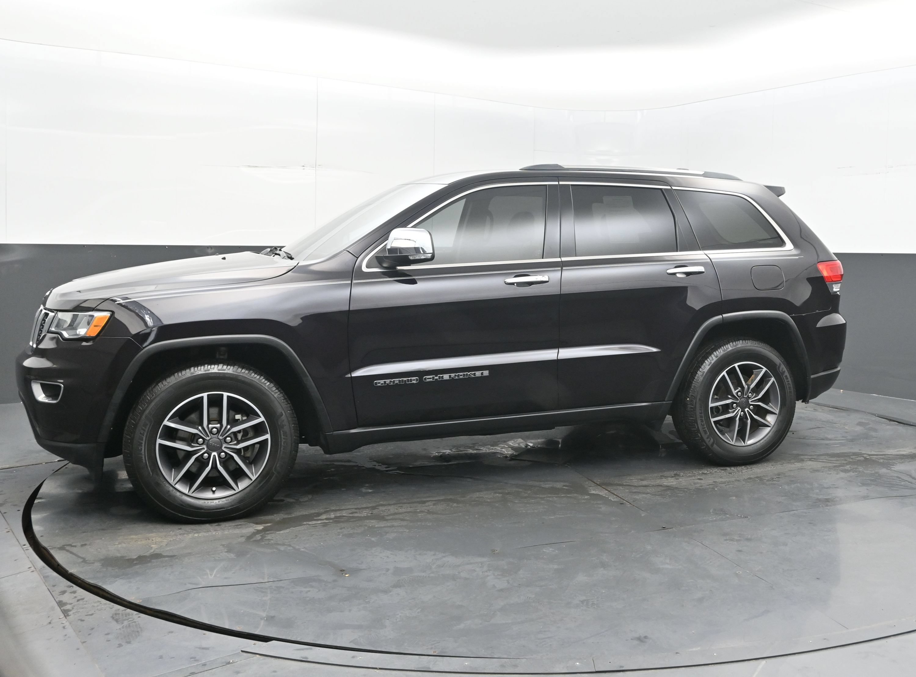 Used 2019 Jeep Grand Cherokee Limited RWD image 4