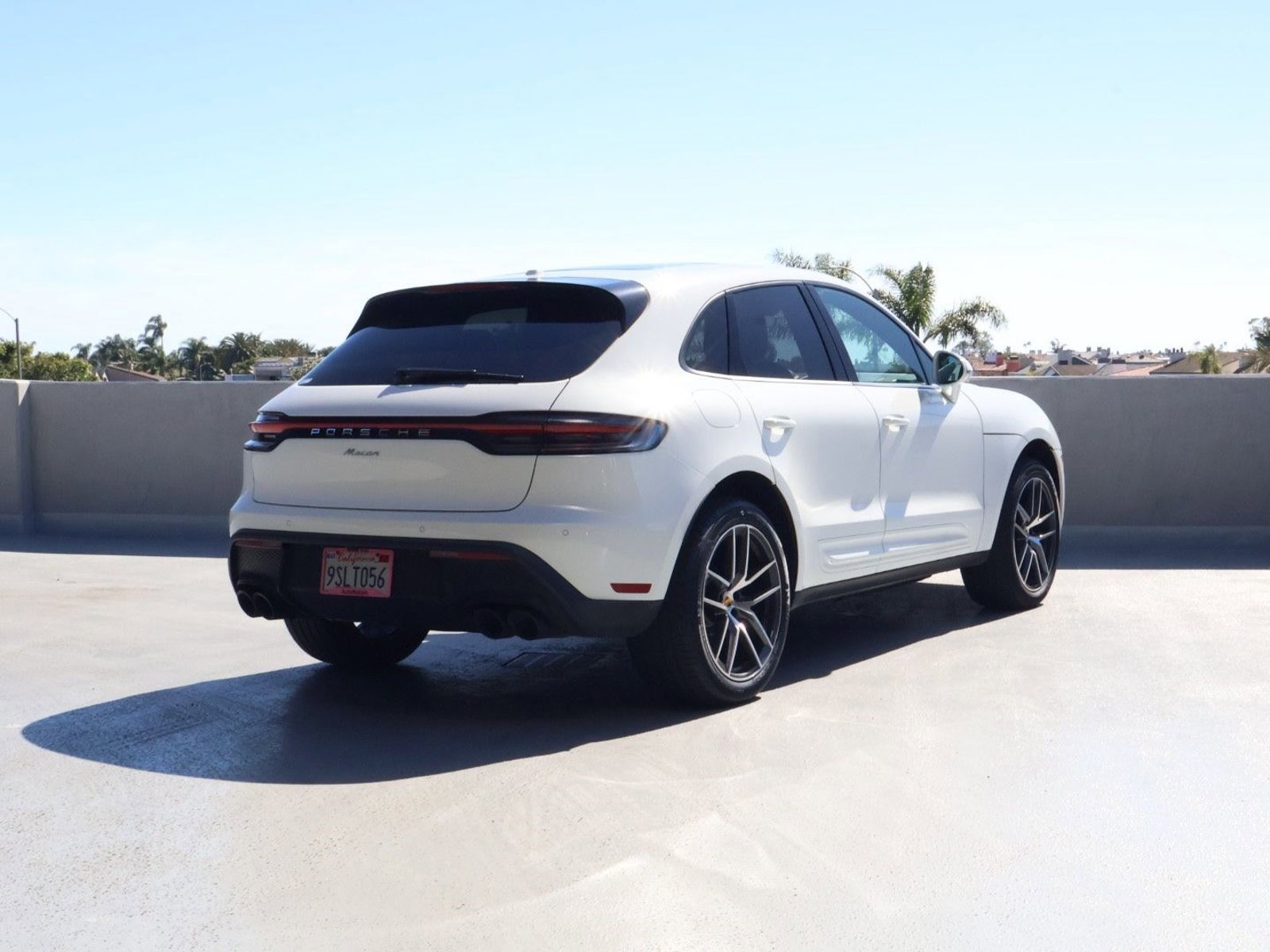 Certified 2025 Porsche Macan image 19