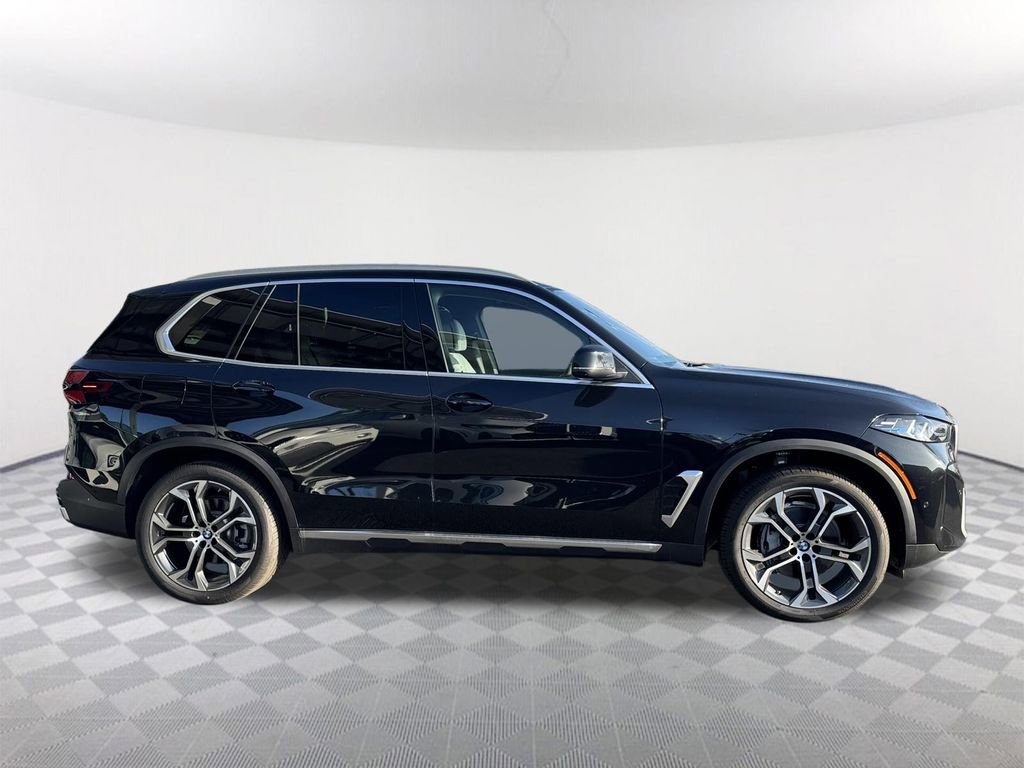 New 2026 BMW X5 sDrive40i image 3