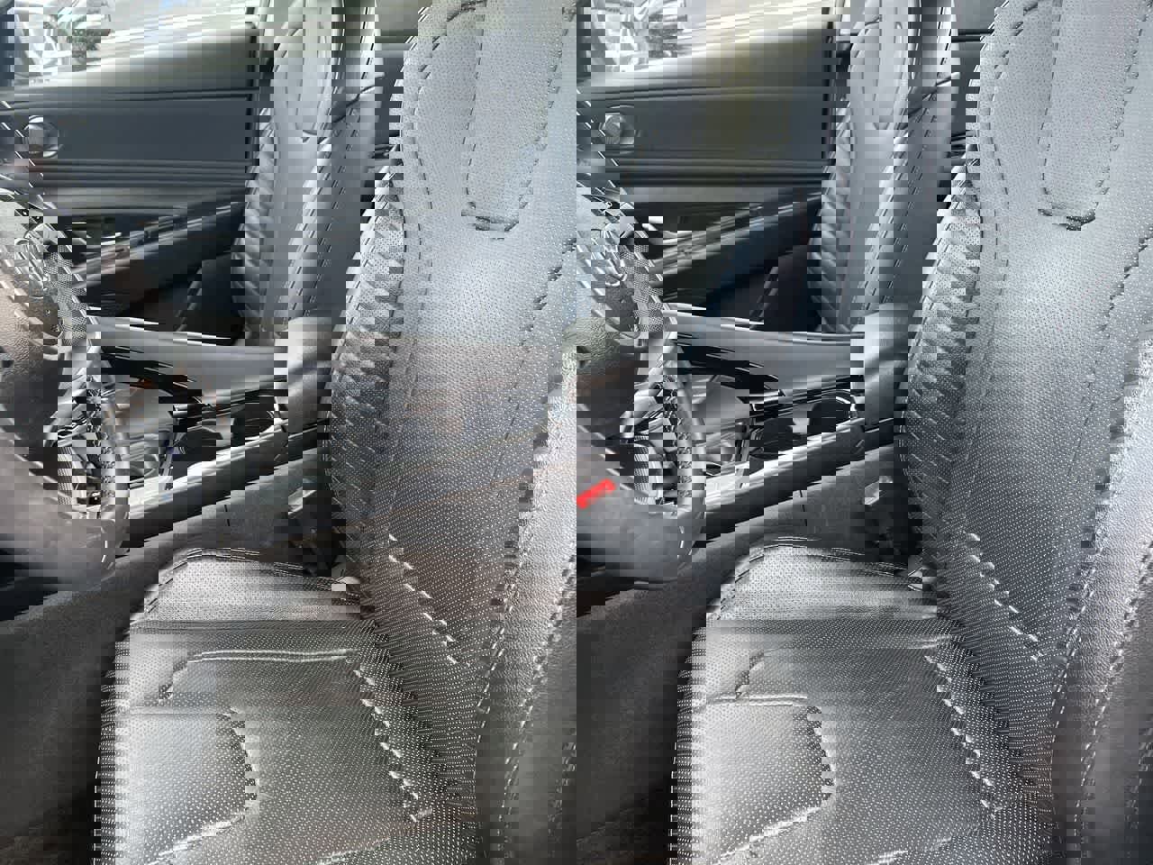 Used 2023 Hyundai Elantra Limited image 12