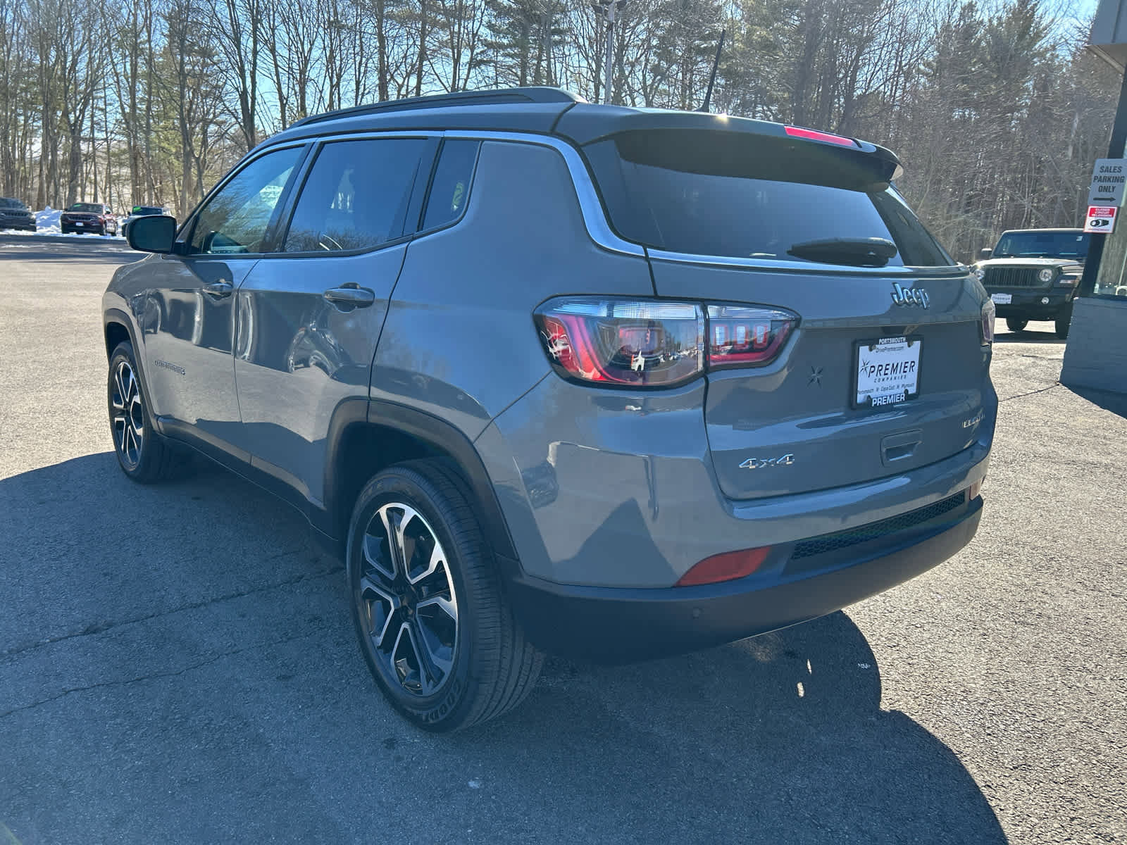 Used 2024 Jeep Compass Limited image 7