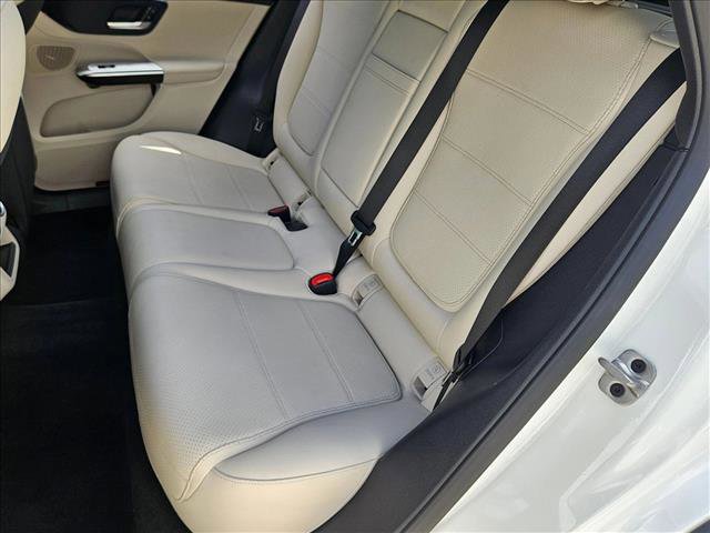 Used 2026 Mercedes-Benz GLC 300 image 17