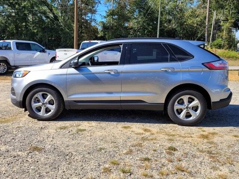 New 2024 Ford Edge SE image 4