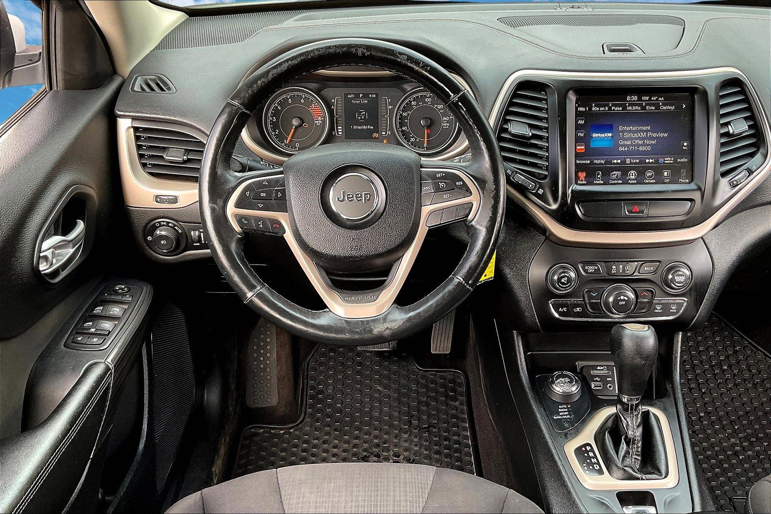 Used 2016 Jeep Cherokee Latitude w/ Cold Weather Group image 5