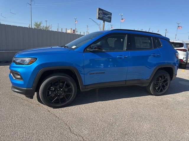 New 2026 Jeep Compass Latitude image 3