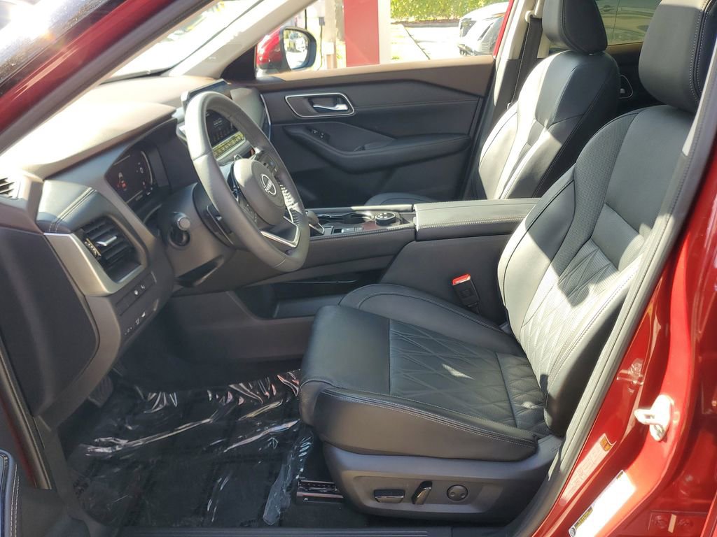 Certified 2023 Nissan Rogue Platinum w/ Platinum Premium Package AWD/4WD image 17