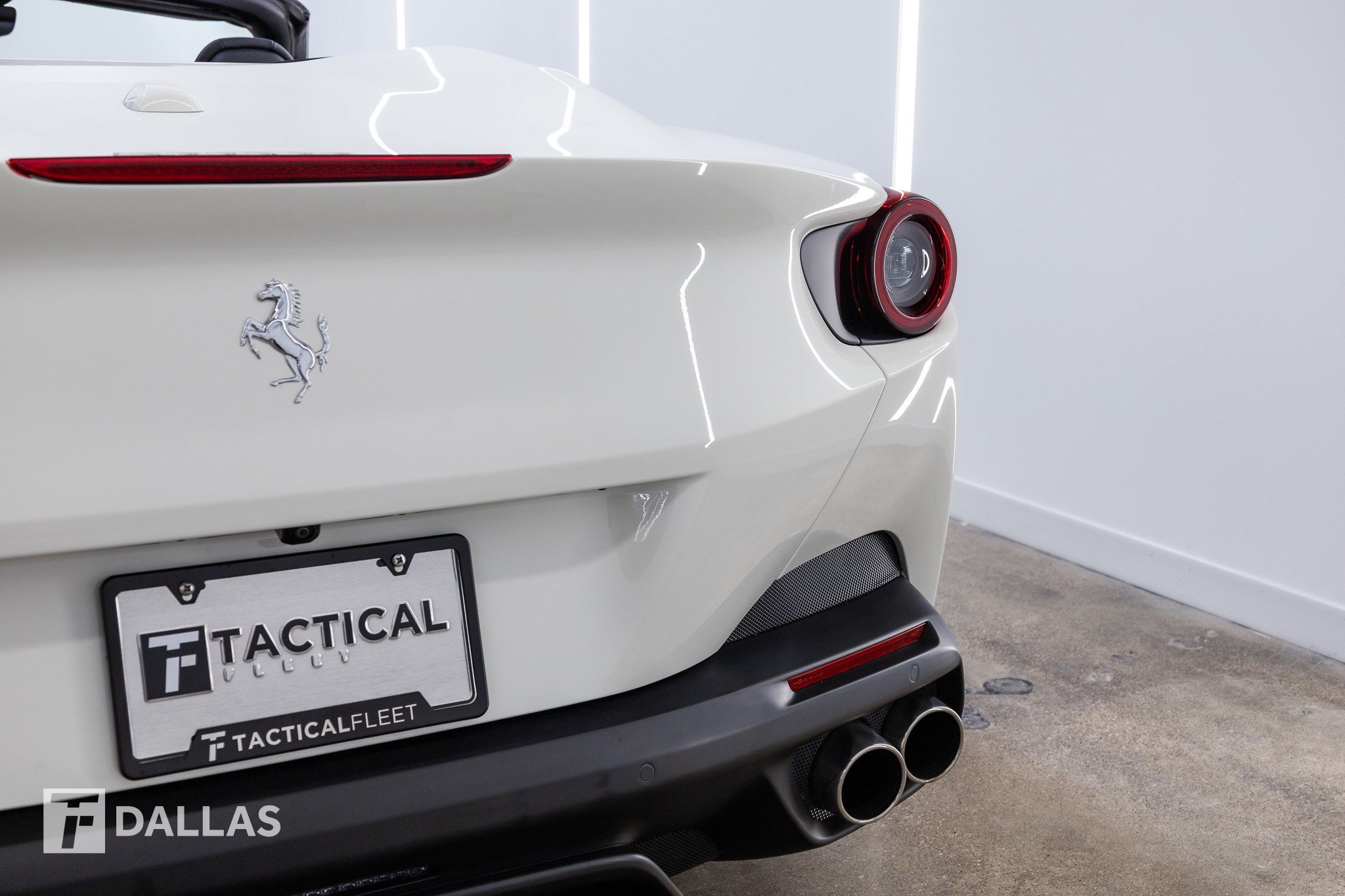 Used 2020 Ferrari Portofino RWD image 11