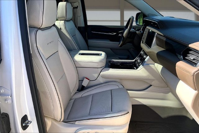 Used 2023 GMC Yukon Denali w/ LPO, Floor Liner Package AWD/4WD image 7