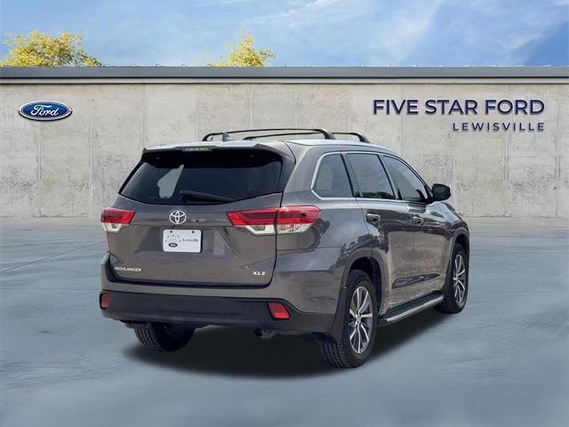 Used 2017 Toyota Highlander XLE image 4