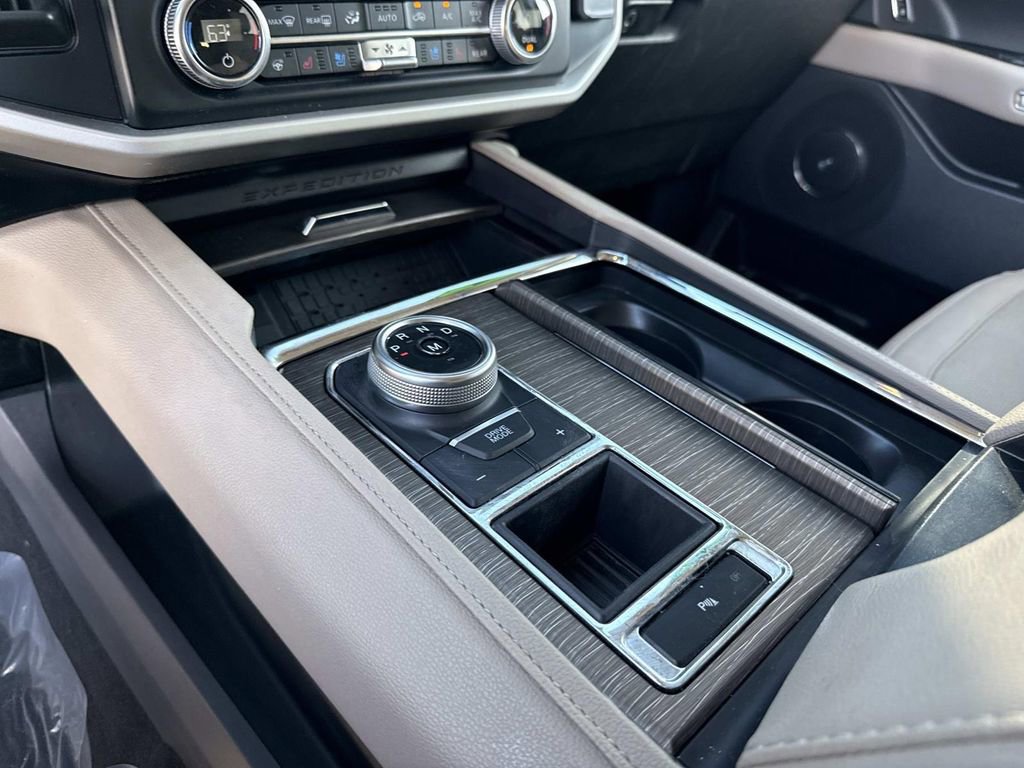 Used 2024 Ford Expedition Max Limited image 26