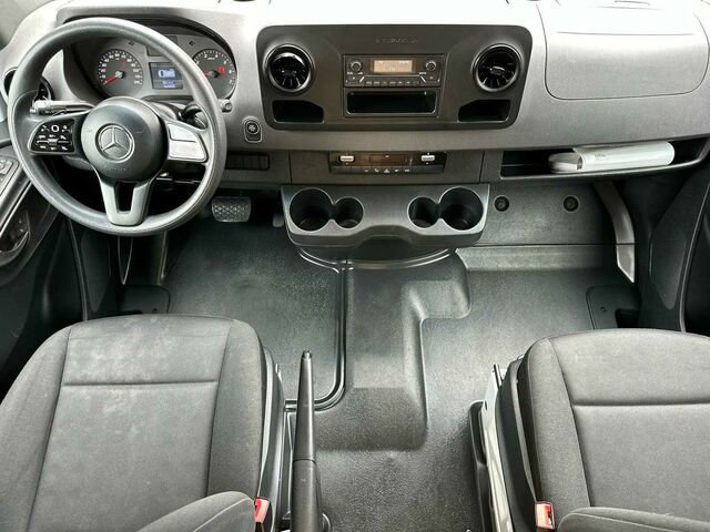 Used 2022 Mercedes-Benz Sprinter 2500 image 16