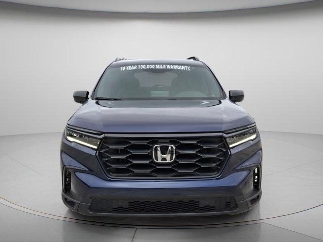 Used 2025 Honda Pilot Sport image 9