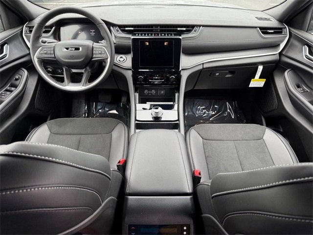 New 2025 Jeep Grand Cherokee L Altitude image 16