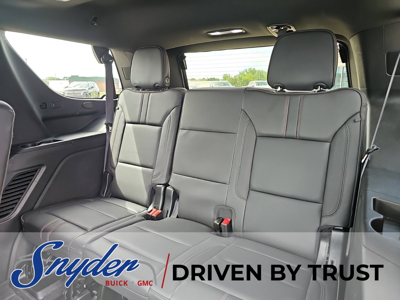 Used 2024 Chevrolet Tahoe RST w/ Luxury Package AWD/4WD image 25