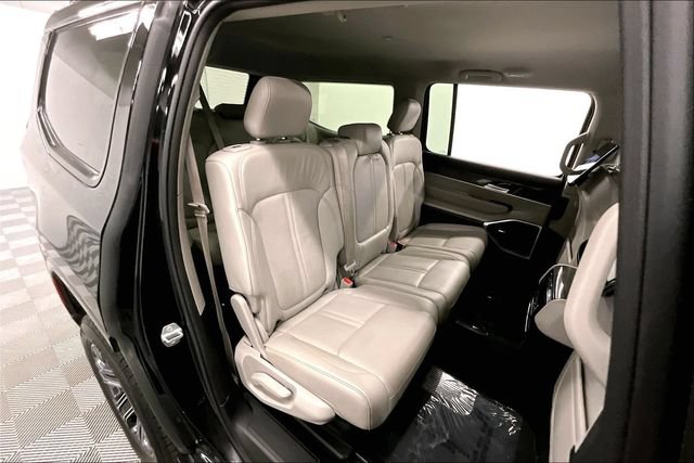 Used 2022 Jeep Wagoneer Series III w/ Rear Seat Video Group 1 AWD/4WD image 23