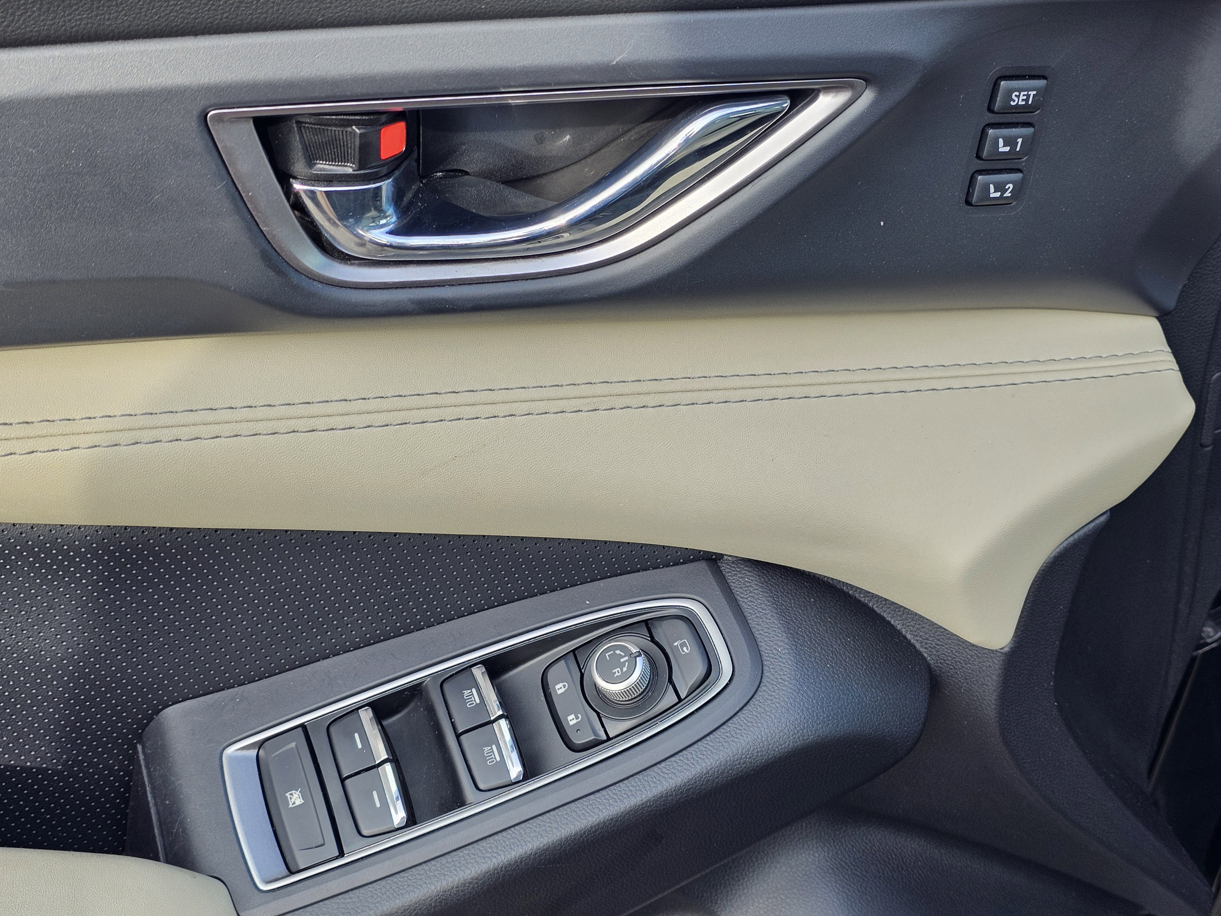Used 2023 Subaru Ascent Limited w/ Technology Package image 16