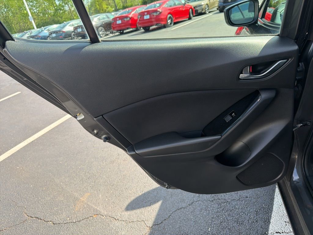 Used 2018 MAZDA MAZDA3 Sport FWD image 19