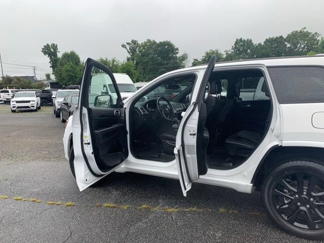 Used 2022 Jeep Grand Cherokee Laredo X AWD/4WD image 17