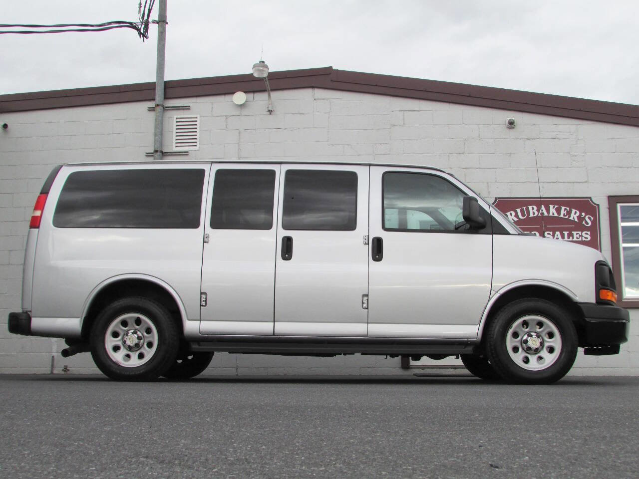 Used 2014 Chevrolet Express 1500 LS image 1