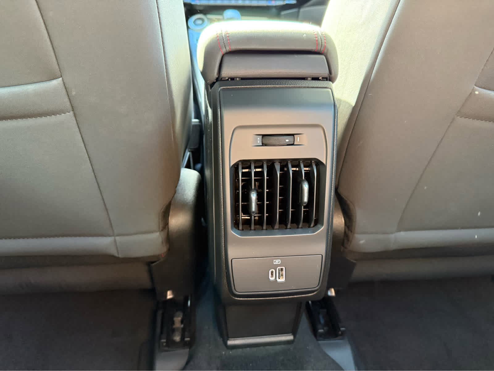 Used 2025 Dodge Hornet R/T w/ R/T Blacktop Package image 24