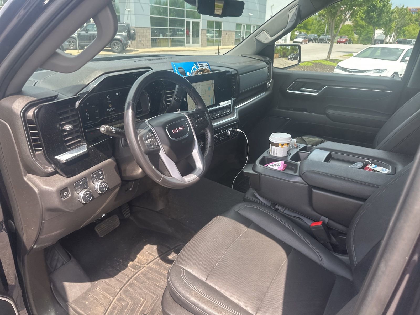 Used 2022 GMC Sierra 1500 SLT AWD/4WD image 16