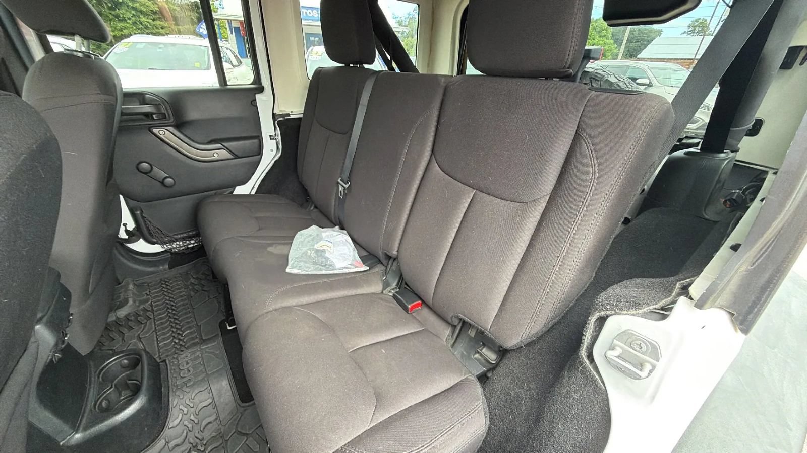Used 2015 Jeep Wrangler Unlimited Sport AWD/4WD image 31