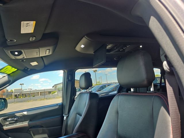 Used 2017 Dodge Grand Caravan GT FWD image 18
