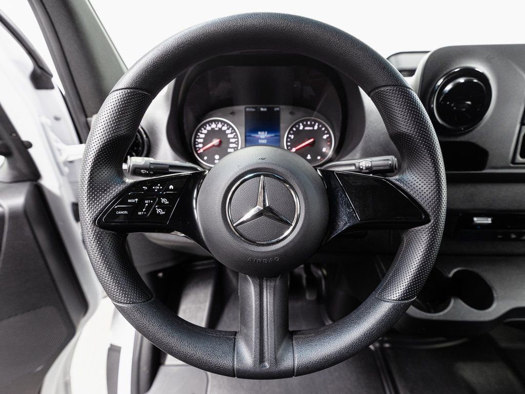Used 2025 Mercedes-Benz Sprinter 2500 image 11
