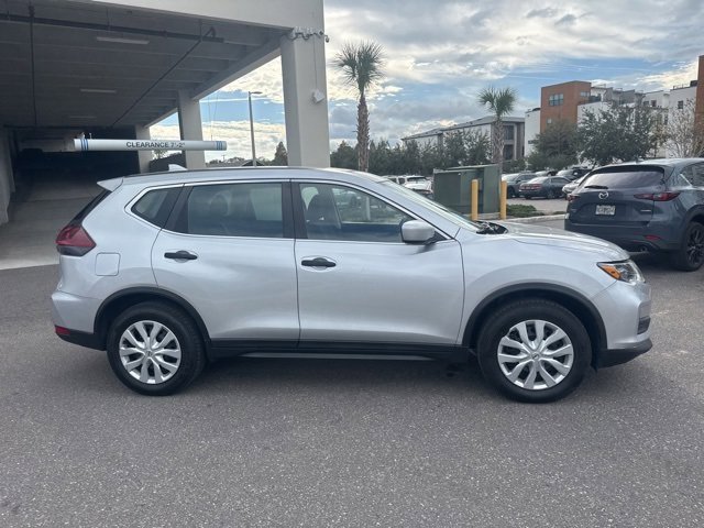 Used 2019 Nissan Rogue S image 2