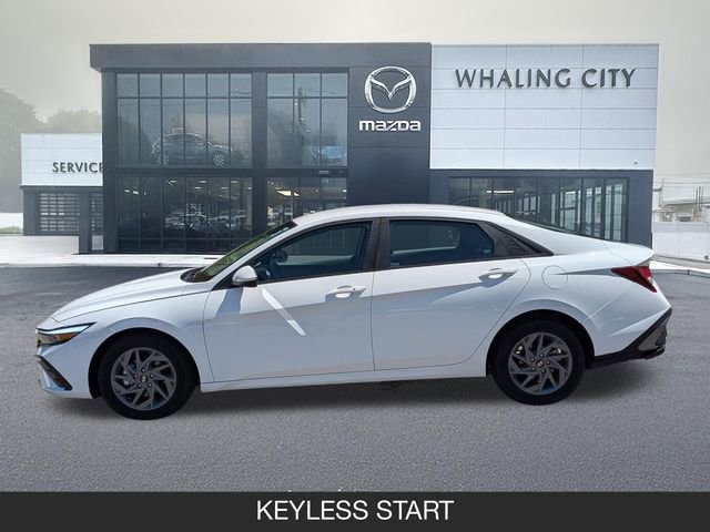 Used 2024 Hyundai Elantra SEL FWD image 5