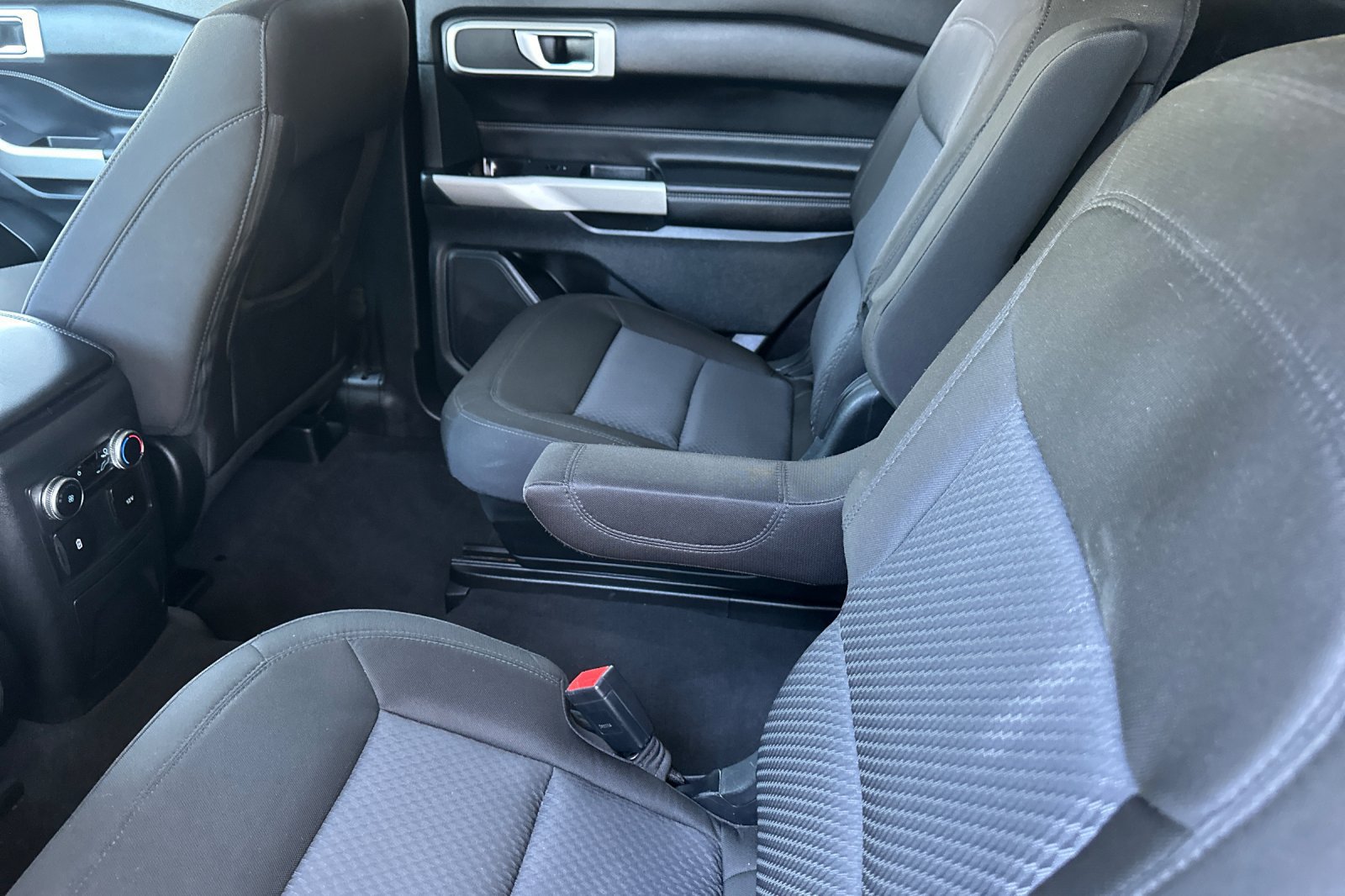 Used 2022 Ford Explorer XLT RWD image 12